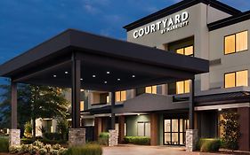 Courtyard By Marriott Tulsa Central
